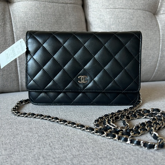 Chanel Wallet On Chain Black Lambskin Like New - Picture 9 of 17